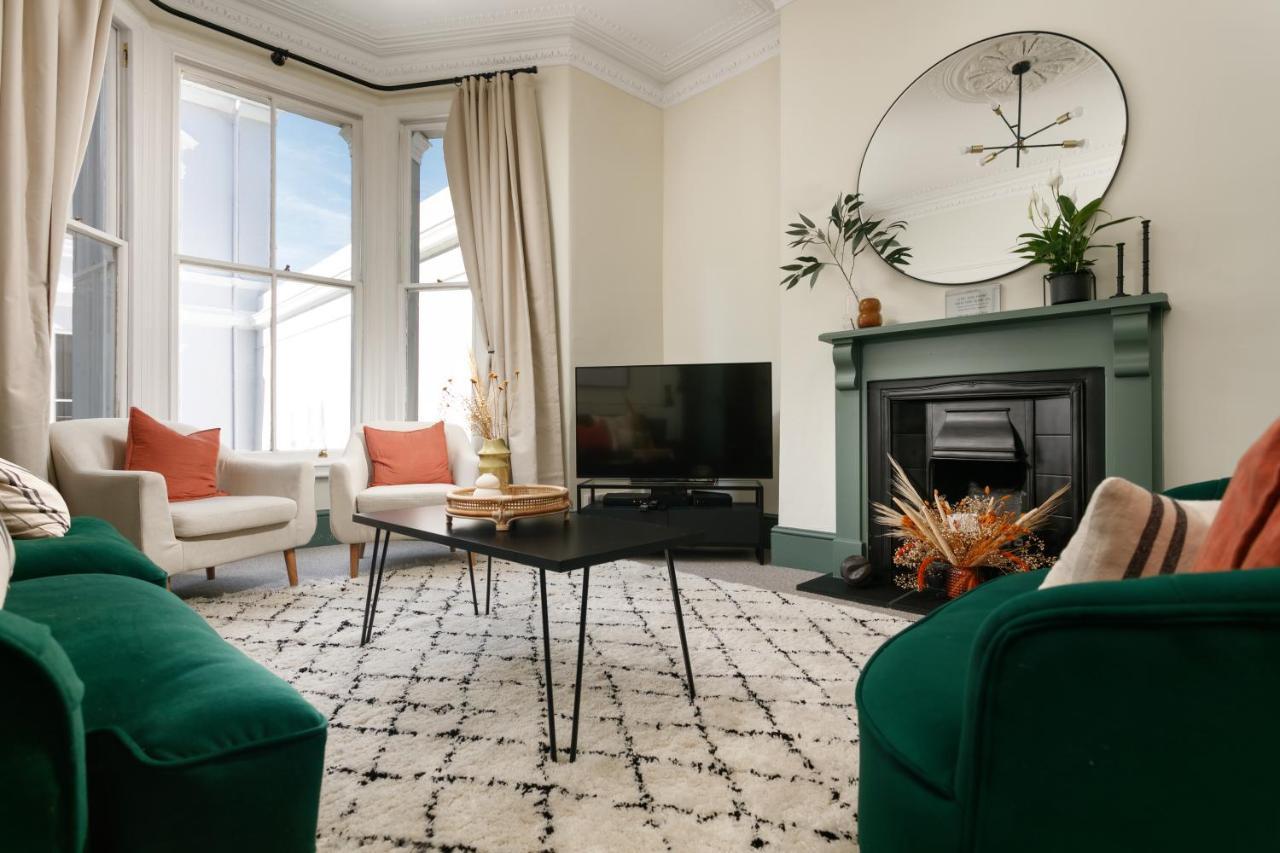 New Luxury For 2024 - Central Plymouth House - Sleeps 10 - Access To Plymouth Town - Close To The Barbican - Pets Welcome - Parking Available - By Luxe Living By Sophia ภายนอก รูปภาพ