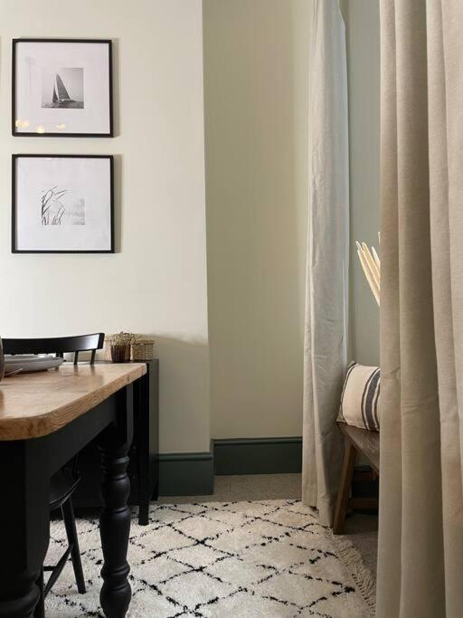 New Luxury For 2024 - Central Plymouth House - Sleeps 10 - Access To Plymouth Town - Close To The Barbican - Pets Welcome - Parking Available - By Luxe Living By Sophia ภายนอก รูปภาพ