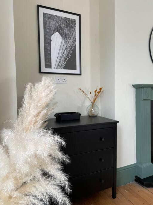 New Luxury For 2024 - Central Plymouth House - Sleeps 10 - Access To Plymouth Town - Close To The Barbican - Pets Welcome - Parking Available - By Luxe Living By Sophia ภายนอก รูปภาพ