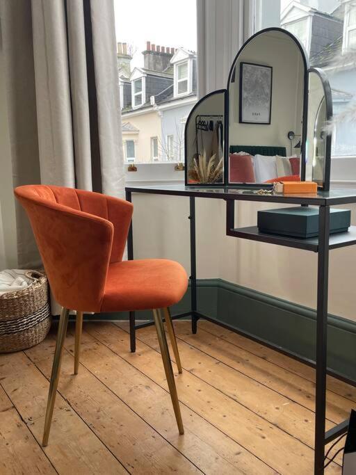New Luxury For 2024 - Central Plymouth House - Sleeps 10 - Access To Plymouth Town - Close To The Barbican - Pets Welcome - Parking Available - By Luxe Living By Sophia ภายนอก รูปภาพ