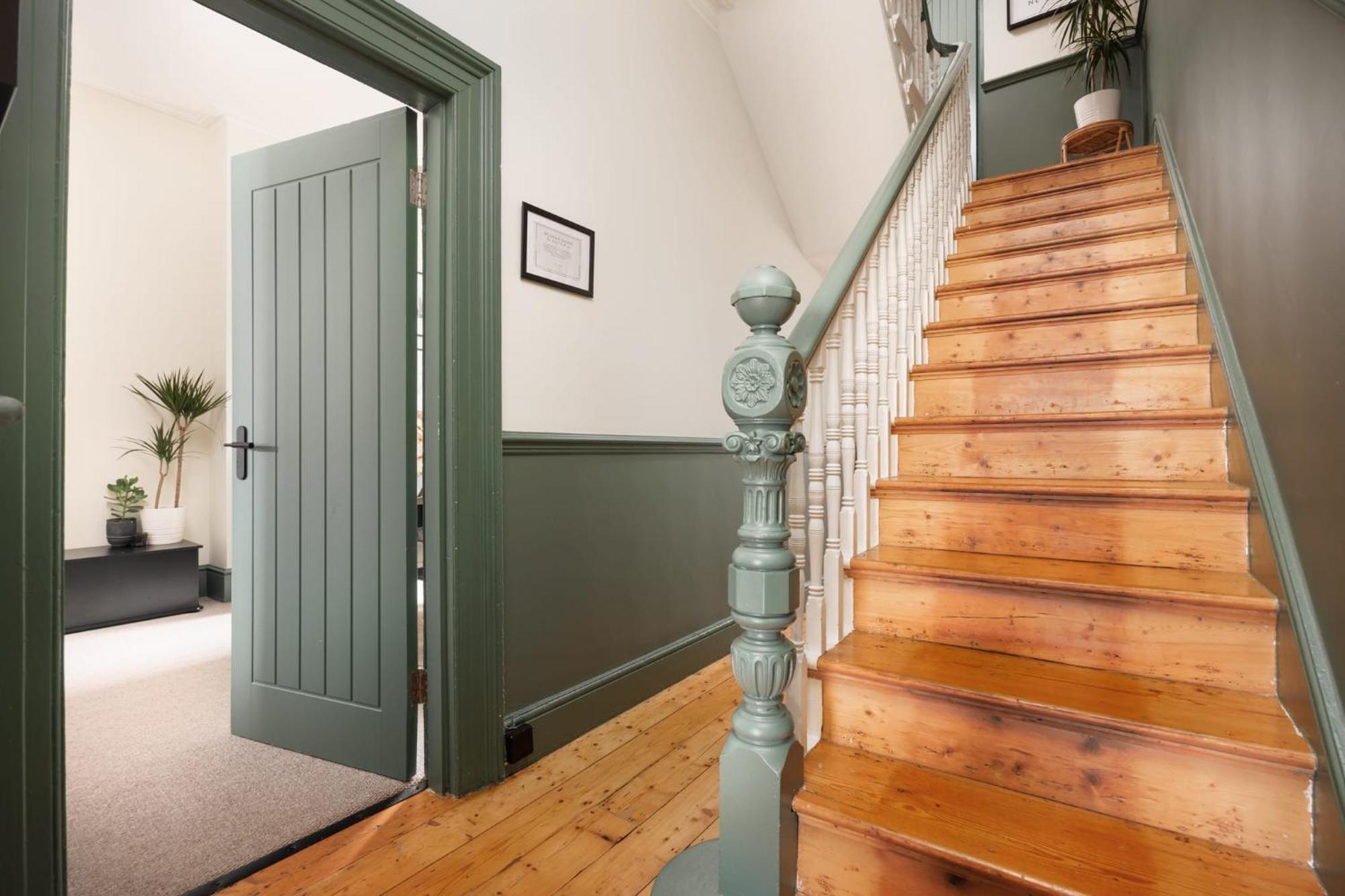 New Luxury For 2024 - Central Plymouth House - Sleeps 10 - Access To Plymouth Town - Close To The Barbican - Pets Welcome - Parking Available - By Luxe Living By Sophia ภายนอก รูปภาพ