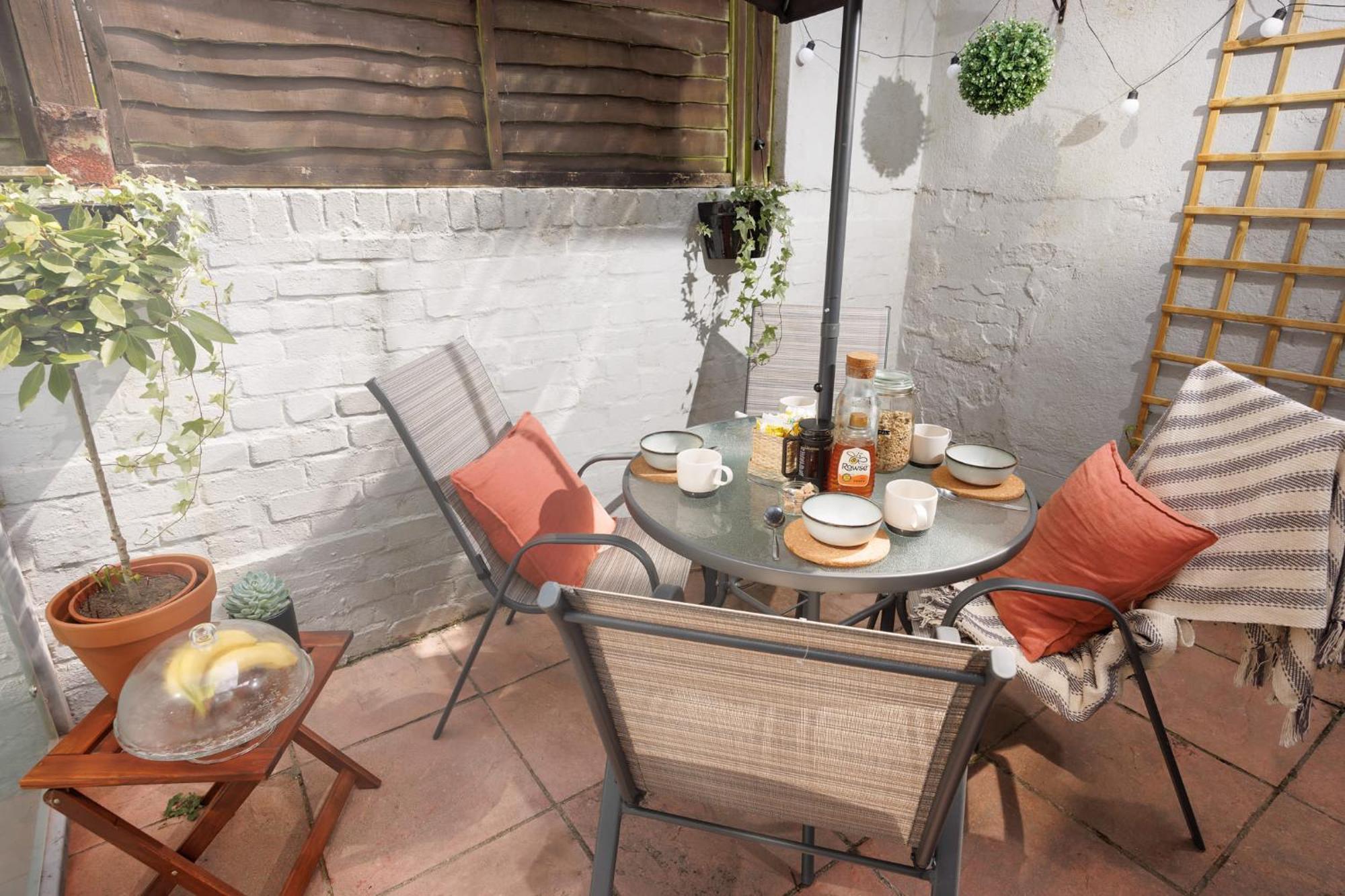 New Luxury For 2024 - Central Plymouth House - Sleeps 10 - Access To Plymouth Town - Close To The Barbican - Pets Welcome - Parking Available - By Luxe Living By Sophia ภายนอก รูปภาพ
