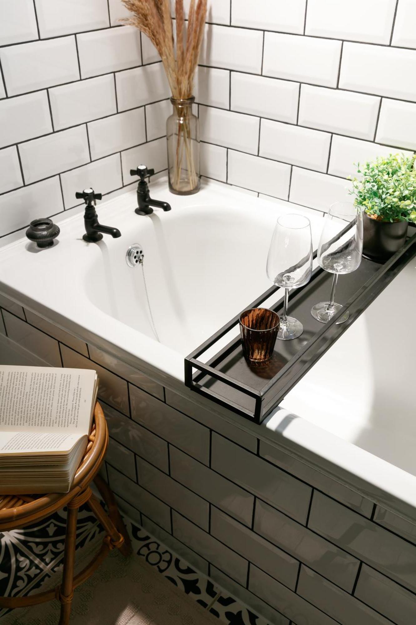 New Luxury For 2024 - Central Plymouth House - Sleeps 10 - Access To Plymouth Town - Close To The Barbican - Pets Welcome - Parking Available - By Luxe Living By Sophia ภายนอก รูปภาพ