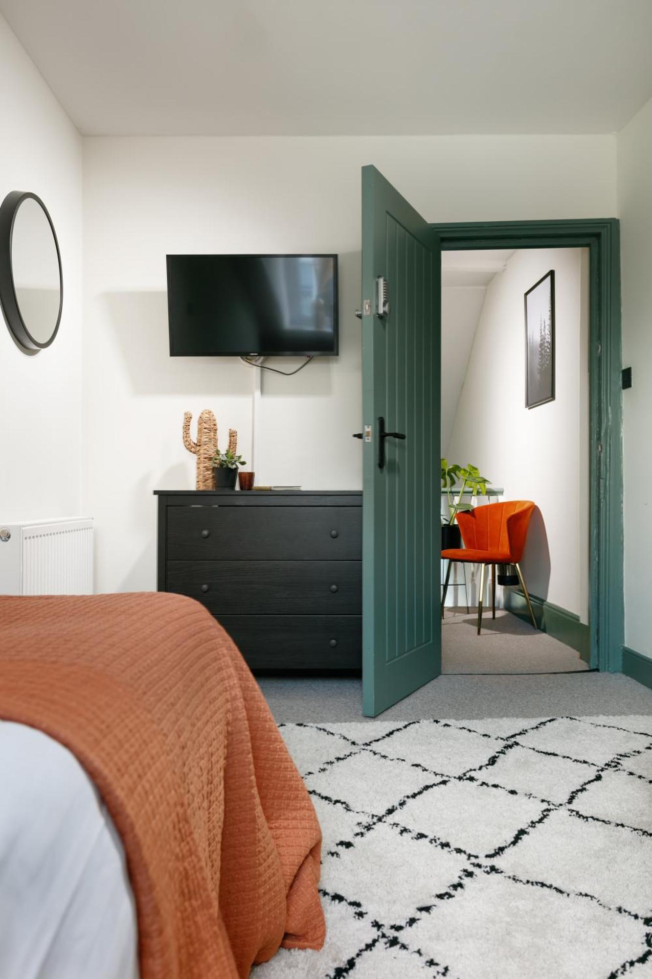 New Luxury For 2024 - Central Plymouth House - Sleeps 10 - Access To Plymouth Town - Close To The Barbican - Pets Welcome - Parking Available - By Luxe Living By Sophia ภายนอก รูปภาพ