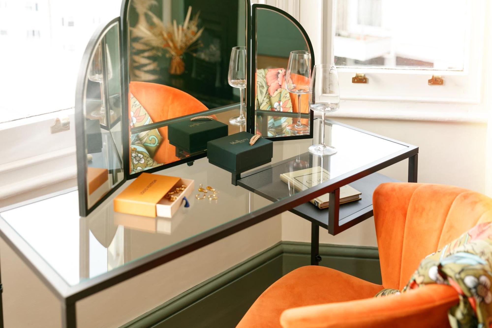 New Luxury For 2024 - Central Plymouth House - Sleeps 10 - Access To Plymouth Town - Close To The Barbican - Pets Welcome - Parking Available - By Luxe Living By Sophia ภายนอก รูปภาพ