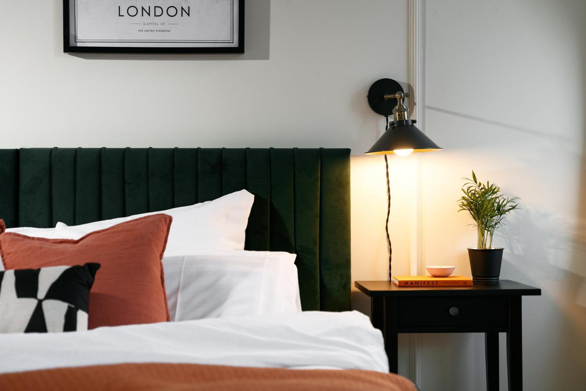 New Luxury For 2024 - Central Plymouth House - Sleeps 10 - Access To Plymouth Town - Close To The Barbican - Pets Welcome - Parking Available - By Luxe Living By Sophia ภายนอก รูปภาพ