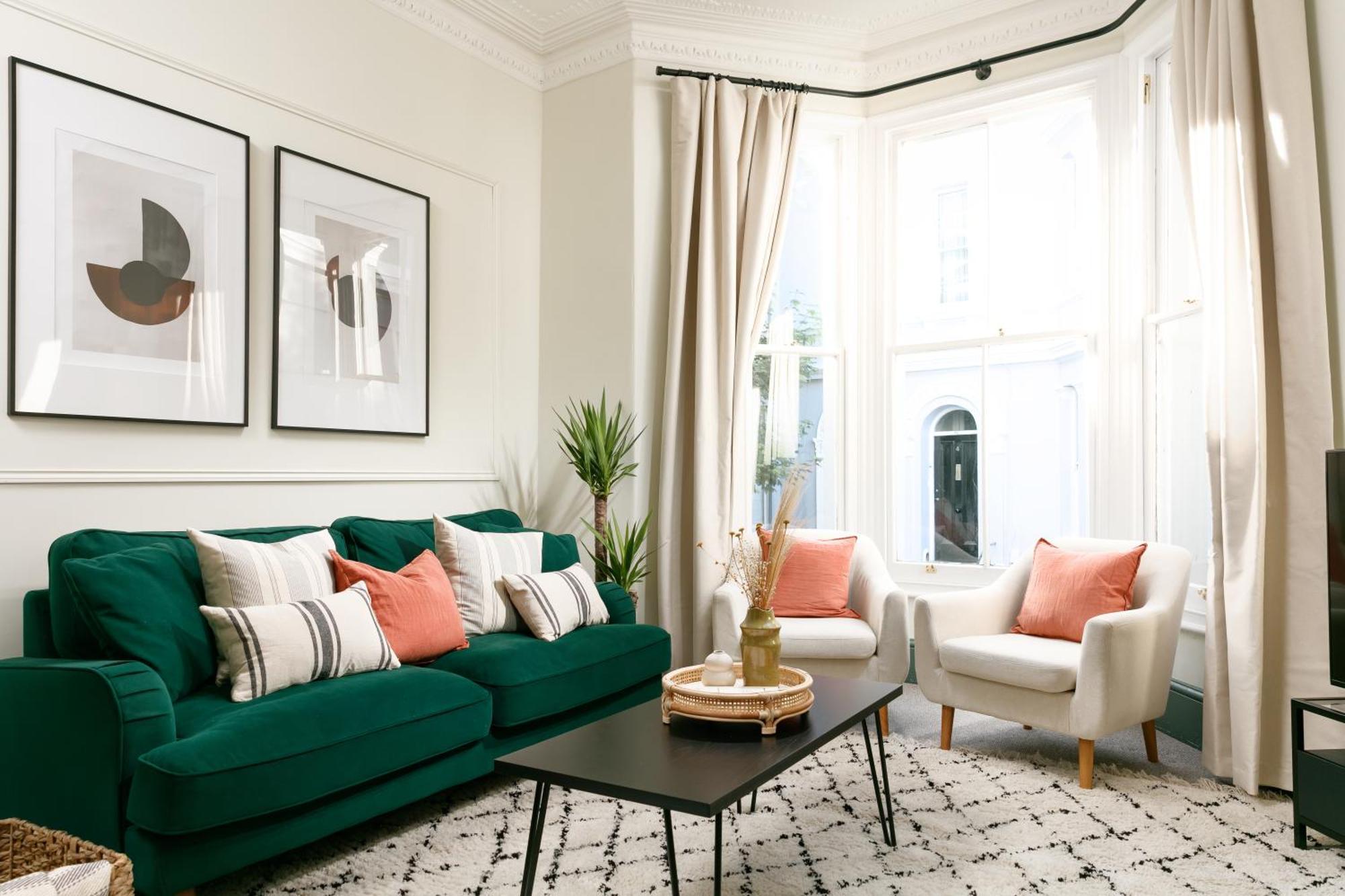 New Luxury For 2024 - Central Plymouth House - Sleeps 10 - Access To Plymouth Town - Close To The Barbican - Pets Welcome - Parking Available - By Luxe Living By Sophia ภายนอก รูปภาพ